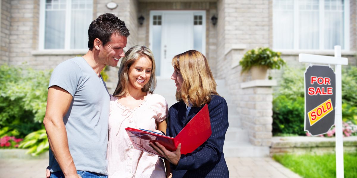 Are you required to go to college to become a real estate agent?
